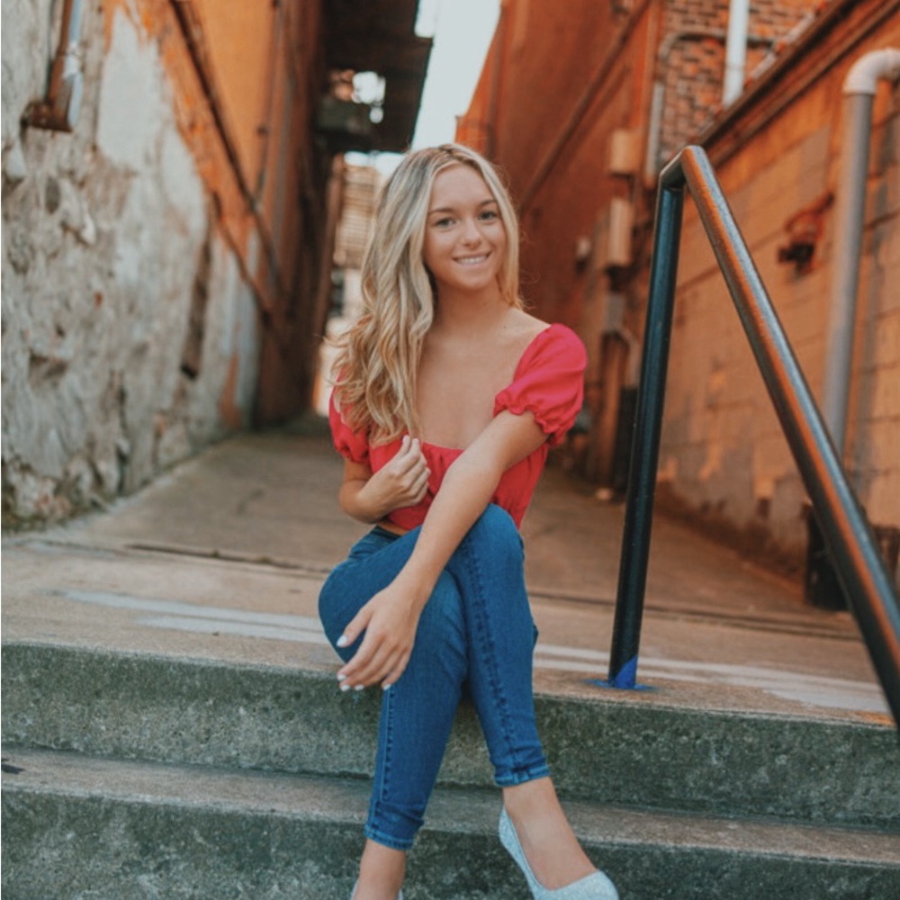 Meet your Posher, Brooke